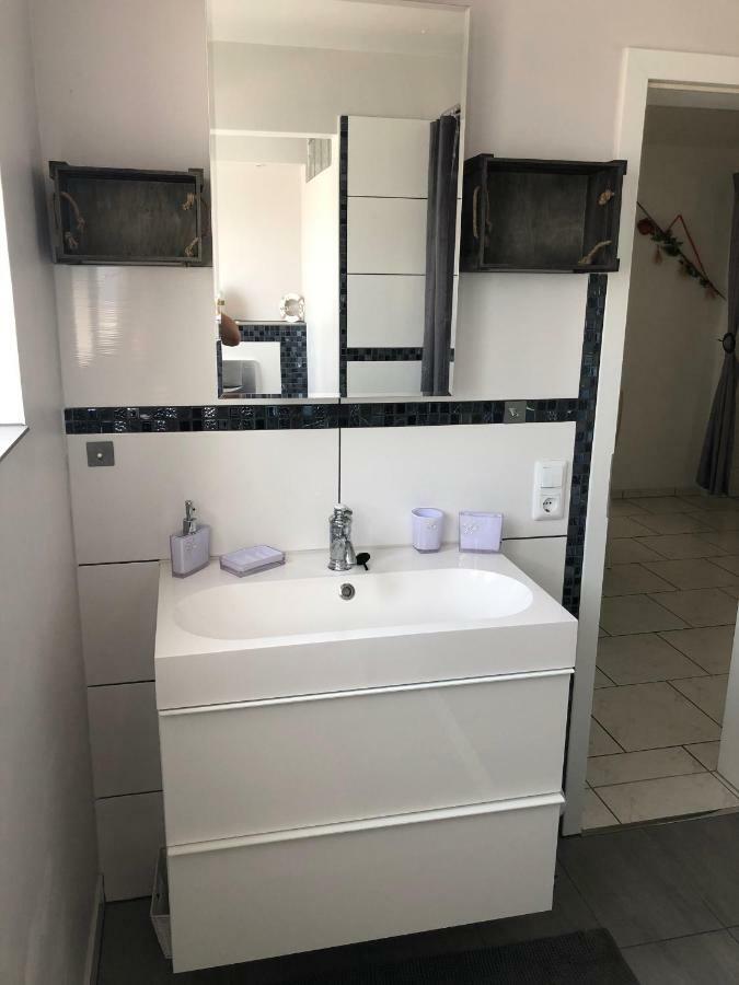Herz Der Weinberge Gemmrigheim Chambre photo